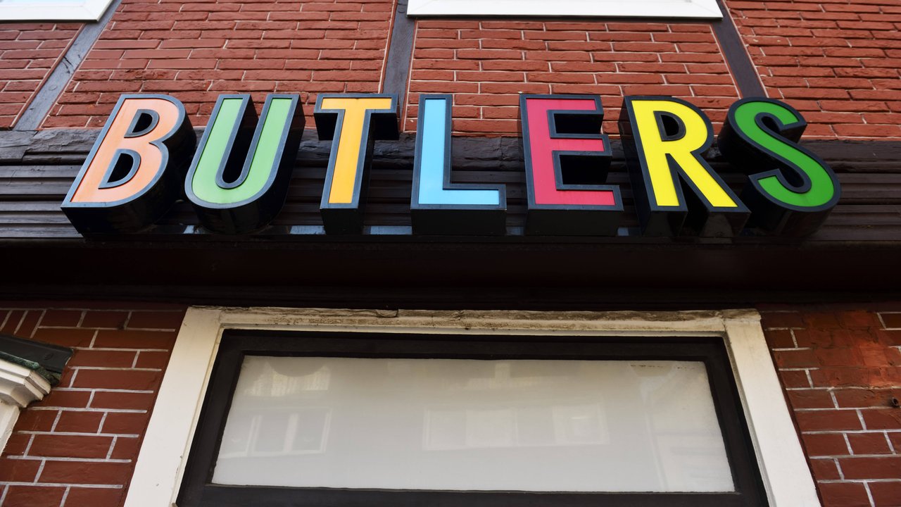 Die Gartenbar von Butlers ist ein Garant für heitere und spaßige Sommerfeten auf dem Balkon. 