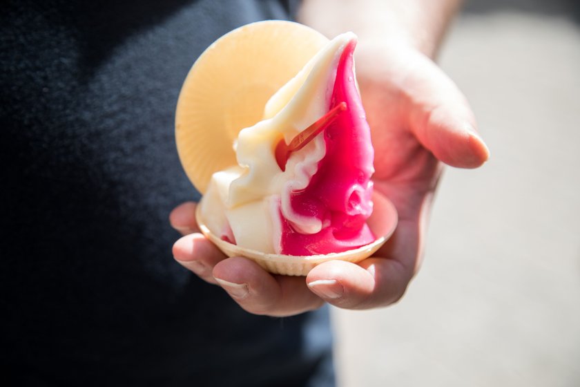 Softeis imt Muschelwaffel