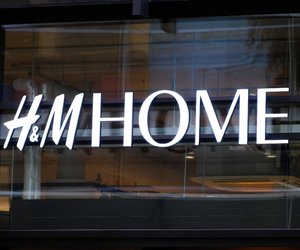 Mit diesem Kinder-Liegestuhl von H&M Home wird der Balkon zum Lieblingsplatz