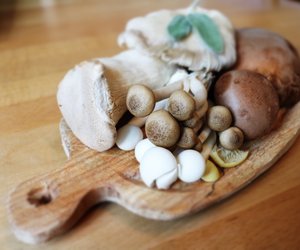 Mit diesen 5 einfachen Tricks bleiben eingefrorene Pilze nach dem Auftauen schmackhaft