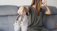 Hausmittel gegen stinkende Schuhe: So wirst du die Gerüche los