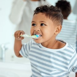 Kinderzahnpasta & Fluorid: Perfekte Kombi oder schädlich?