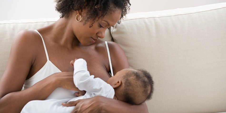 Clusterfeeding – Wenn das Baby ständig an die Brust möchte Clusterfeeding – Wenn das Baby ständig an die Brust möchte