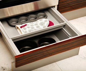Küchengeheimnis enthüllt: Das ist die praktische Funktion der Schublade unter dem Ofen