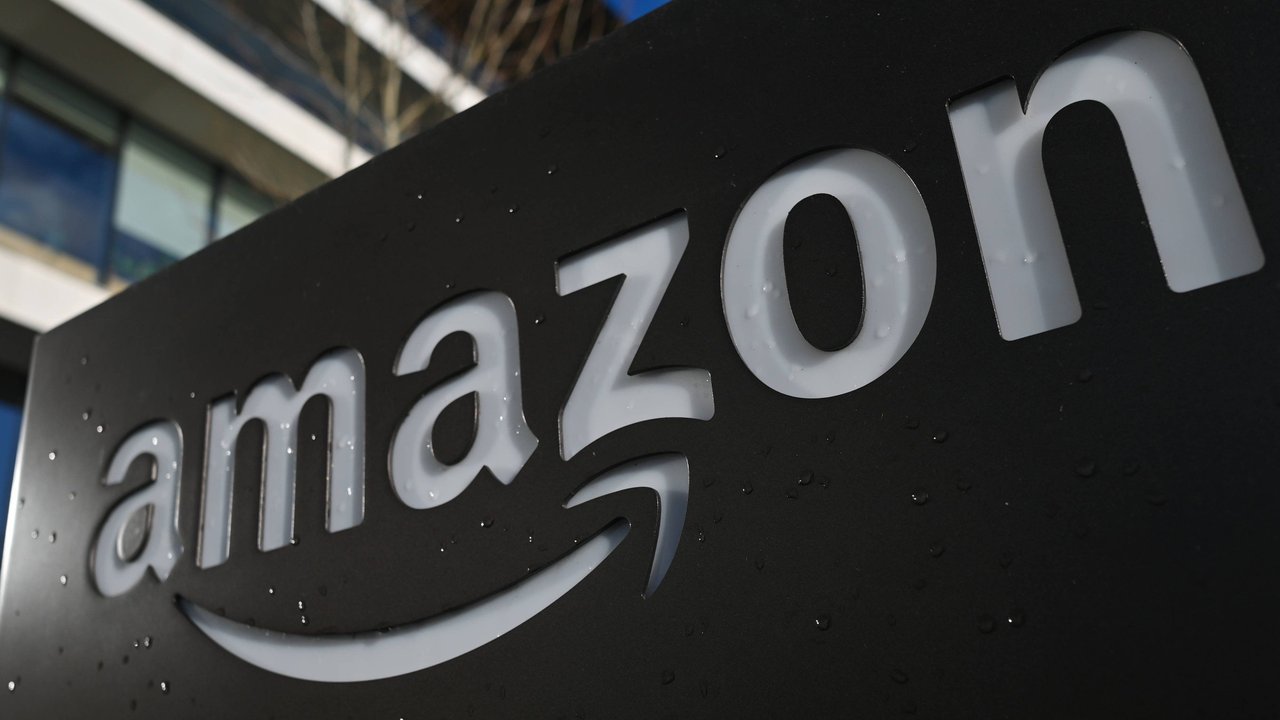 Bei Amazon gibt's aktuell diesen Sessel mit verstellbarer Lehne. Bei Amazon gibt's aktuell diesen Sessel mit verstellbarer Lehne.