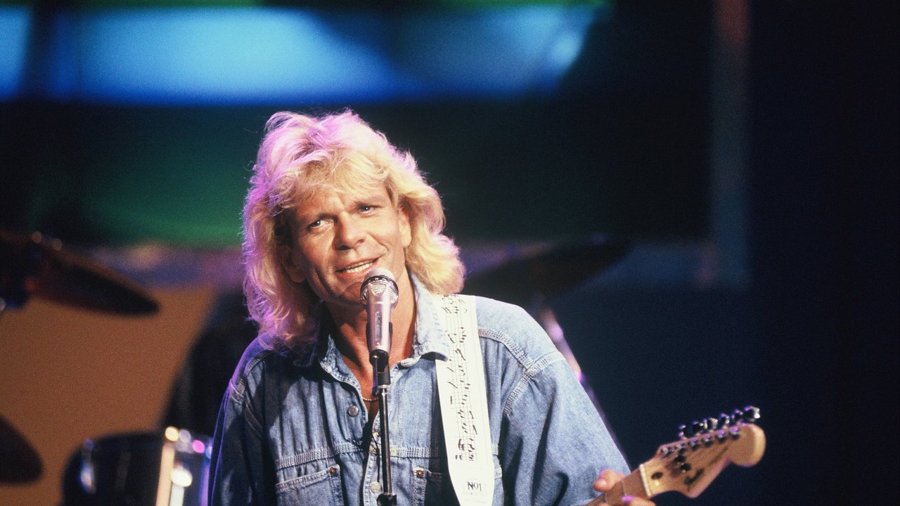 Der Saenger Matthias Reim bei einem Auftritt am 17.03.1992 *** The singer Matthias Reim at a performance on 17 03 1992 Der Saenger Matthias Reim bei einem Auftritt am 17.03.1992 *** The singer Matthias Reim at a performance on 17 03 1992