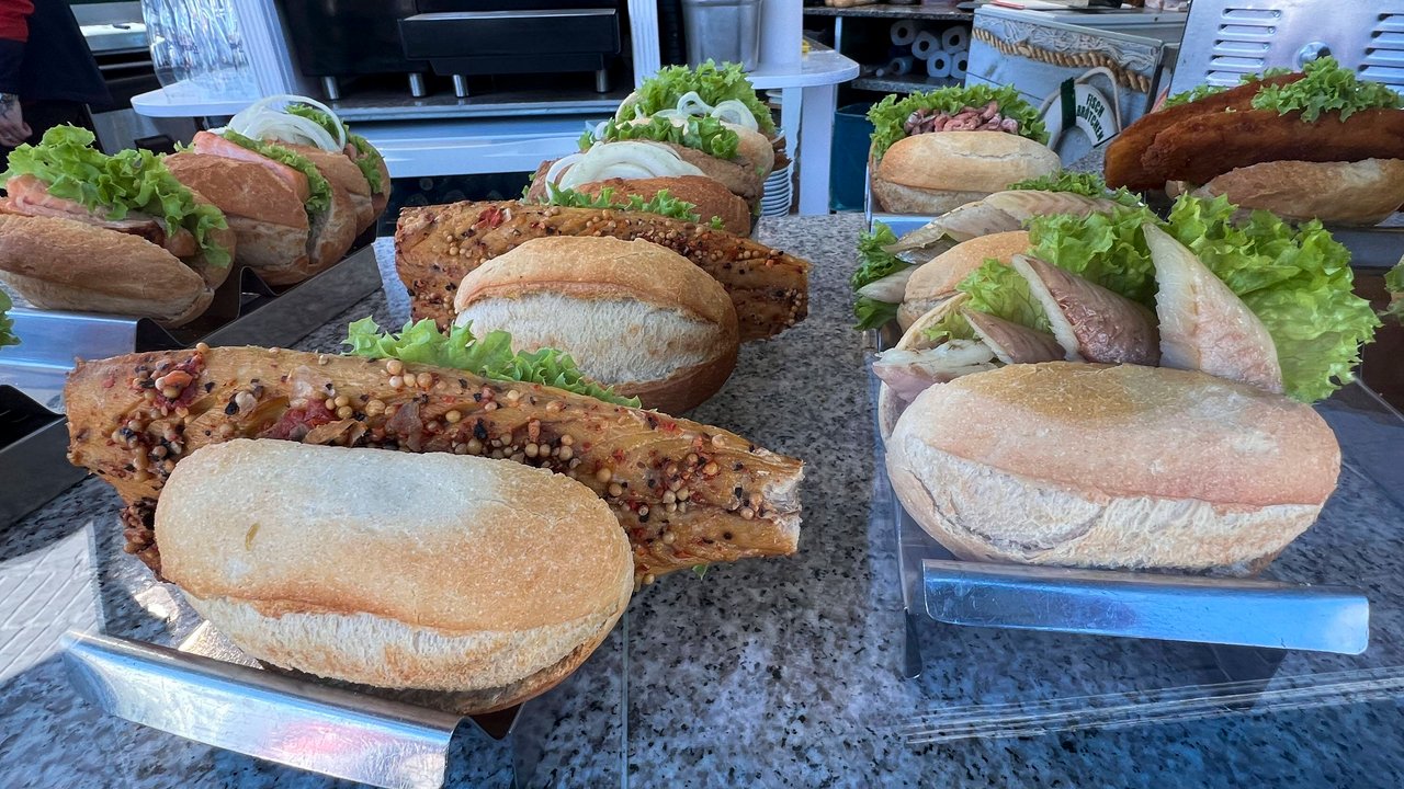 Verschiedene Sorten von Fischbrötchen. Aber welche sind erlaubt? Verschiedene Sorten von Fischbrötchen. Aber welche sind erlaubt?