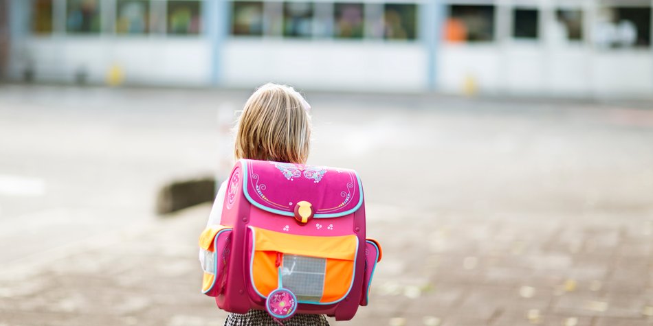 Schulranzen richtig packen - Rückenproblemen vorbeugen Schulranzen richtig packen - Rückenproblemen vorbeugen