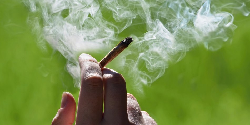 Cannabis und Kinderwunsch: Wie beeinflusst Marihuana die Fruchtbarkeit? Cannabis und Kinderwunsch: Wie beeinflusst Marihuana die Fruchtbarkeit?