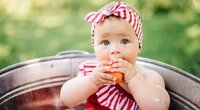 Baby bei Hitze schützen: 9 Tipps, wie unser Nachwuchs den Sommer besser übersteht