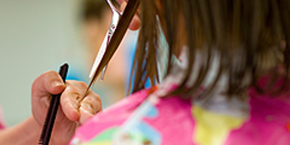 Kinder-Haare selber schneiden - Tipps vom Profi Kinder-Haare selber schneiden - Tipps vom Profi
