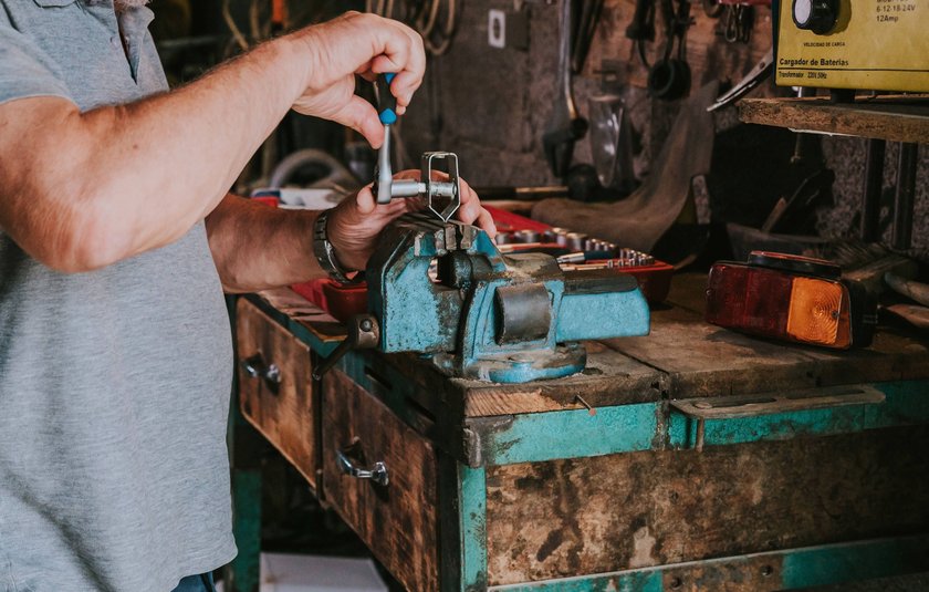 6 Gegenstände, die früher in jeder Garage standen und heute absoluter Kult sind: Die Werkbank 6 Gegenstände, die früher in jeder Garage standen und heute absoluter Kult sind: Die Werkbank