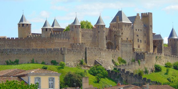 Zeitreise ins Mittelalter: Diese französische Stadt ist ein historisches Juwel