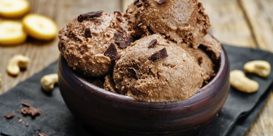 Schokoladen-Nicecream: die zuckerfreie Eis-Alternative Schokoladen-Nicecream: die zuckerfreie Eis-Alternative
