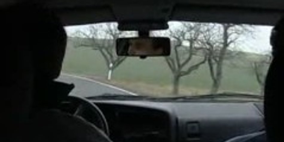 Erste Hilfe bei Verkehrsunfällen: was Ersthelfer beachten sollten Erste Hilfe bei Verkehrsunfällen: was Ersthelfer beachten sollten