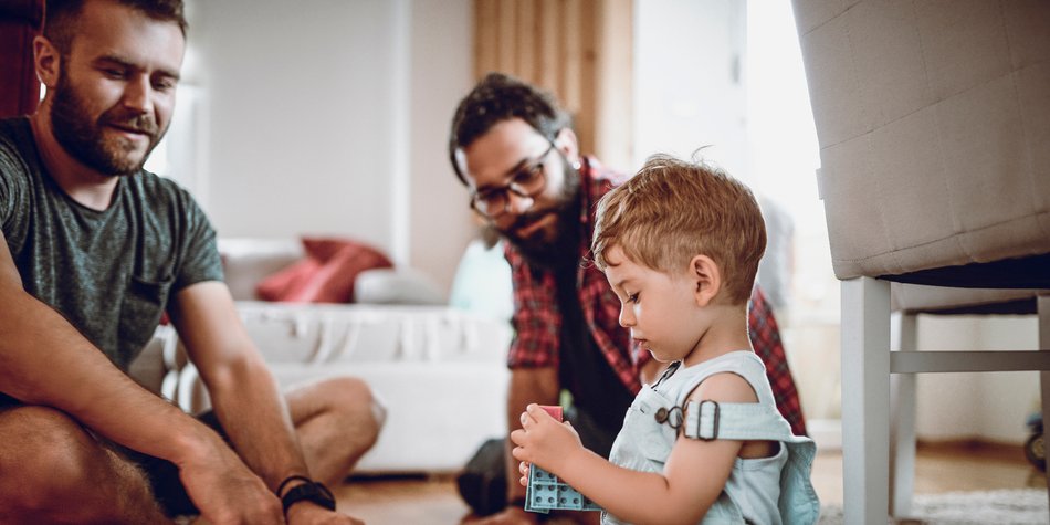 Pflegekind aufnehmen: Neue Eltern gesucht! Pflegekind aufnehmen: Neue Eltern gesucht!