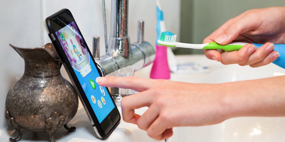 Playbrush im Test: familie.de testet den Game-Controller zum Zähneputzen Playbrush im Test: familie.de testet den Game-Controller zum Zähneputzen