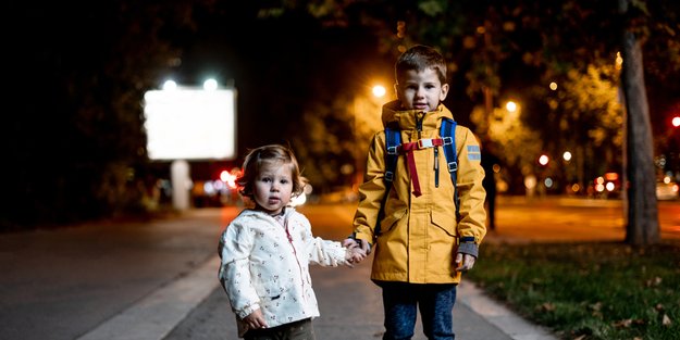 Eltern-Hack: 4 Safety-Tricks für die dunkle Jahreszeit
