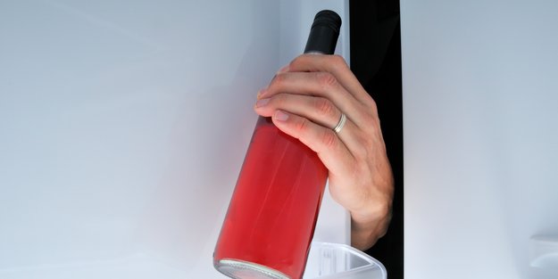Weinlagerung: Warum du diese Weinsorte nicht im Kühlschrank aufbewahren solltest