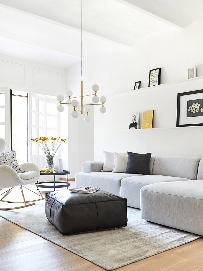 Lampe fürs Wohnzimmer - Westwing Große Pendelleuchte Grover mit Opal-Glaskugeln