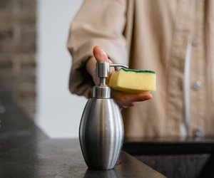 Hygiene-Tipp: Wie oft ihr den Küchenschwamm wirklich austauschen solltet