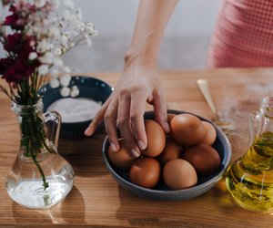 Rohe Eier essen: Ist das eine gute Idee?