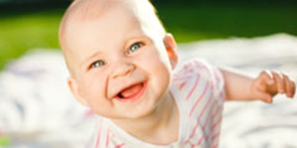 Schmutz trainiert Babys Immunsystem Schmutz trainiert Babys Immunsystem