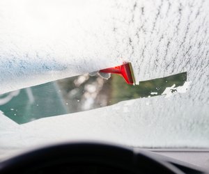 Winter-Hack: Mit diesem Thermo-Scheibenschutz von Lidl bleibt die Scheibe eisfrei