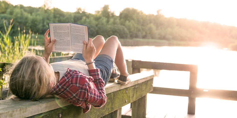 Kein Bock auf Buch? Diese 11 Tipps bringen jeden Lesemuffel zum Lesen Kein Bock auf Buch? Diese 11 Tipps bringen jeden Lesemuffel zum Lesen