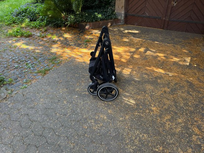 Cybex e-Gazelle s - Zusamengeklappter Wagen ohne Schale Cybex e-Gazelle s - Zusamengeklappter Wagen ohne Schale
