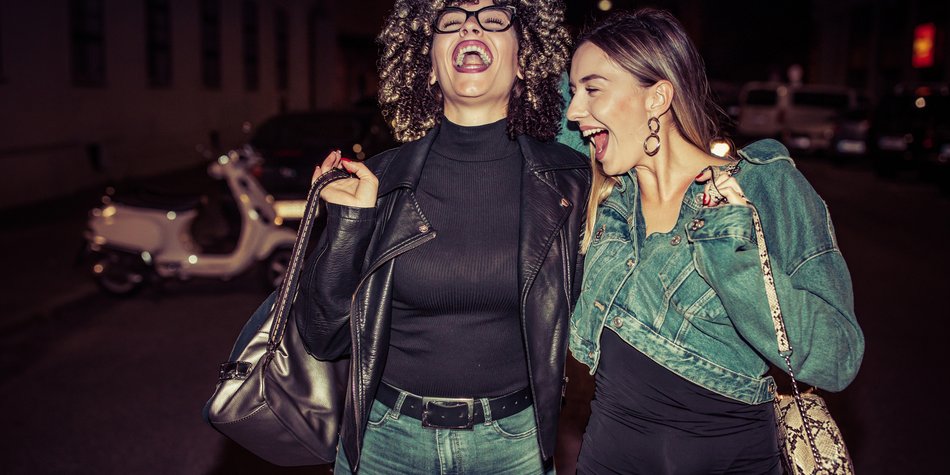 Diese Freundinnen zeigen, wie das gleiche Outfit an unterschiedlichen Körpern aussieht Diese Freundinnen zeigen, wie das gleiche Outfit an unterschiedlichen Körpern aussieht