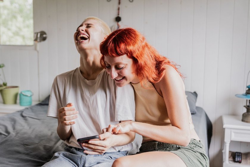 Glückliche Beziehung: Lachen Glückliche Beziehung: Lachen