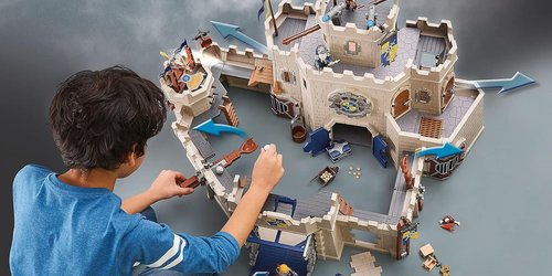 Ihr liebt das Mittelalter? Diese Burgen von Playmobil und LEGO sind nur etwas für echte Ritter