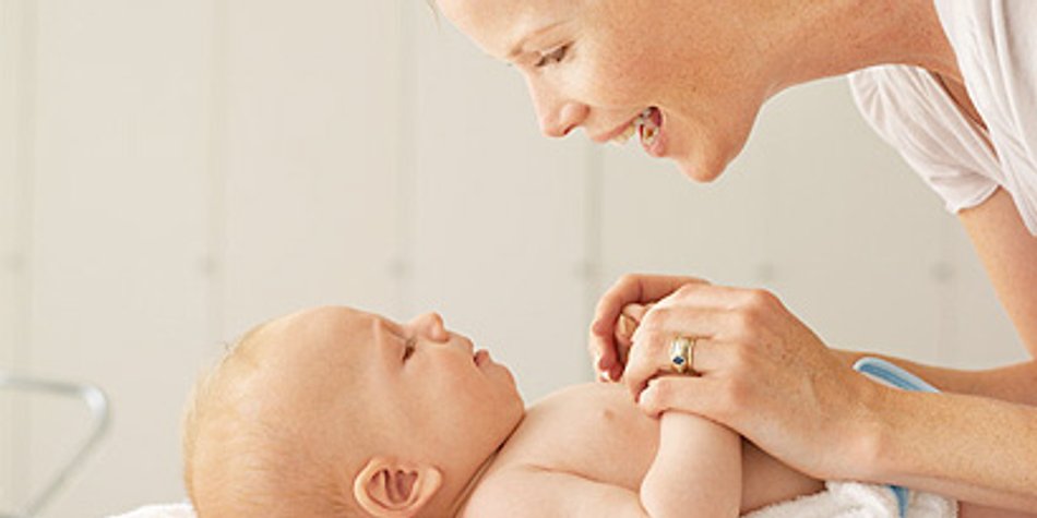 Pflege des Babys in den ersten Lebensmonaten Pflege des Babys in den ersten Lebensmonaten
