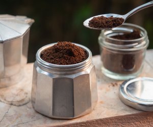 Alltagsheld Kaffeesatz: 7 geniale Wege, wie ihr ihn weiterverwenden und Geld sparen könnt