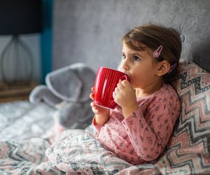 Reizhusten: Mit diesen sieben Tipps könnt ihr euren Kindern helfen