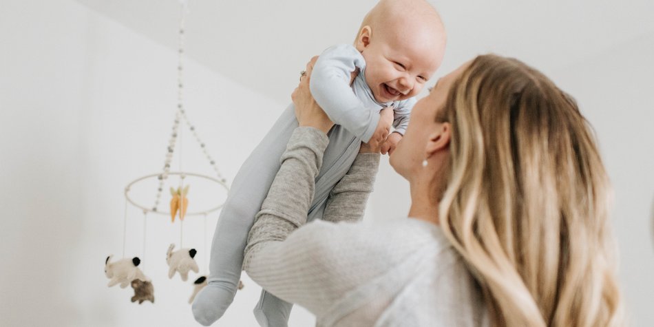 Meilensteine: Babys 6 wichtigste Entwicklungsschritte im Überblick Meilensteine: Babys 6 wichtigste Entwicklungsschritte im Überblick