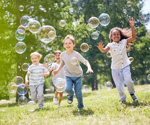 Seifenblasenmaschine: Diese 6 Modelle machen nicht nur Kids glücklich