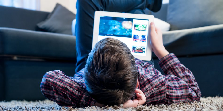 Computersucht: 9 Anzeichen an denen Eltern erkennen können, ob ihre Kids gefährdet sind Computersucht: 9 Anzeichen an denen Eltern erkennen können, ob ihre Kids gefährdet sind