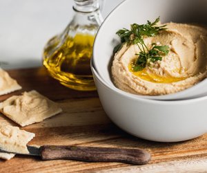 Hummus in der Schwangerschaft: Darf ich zugreifen? 
