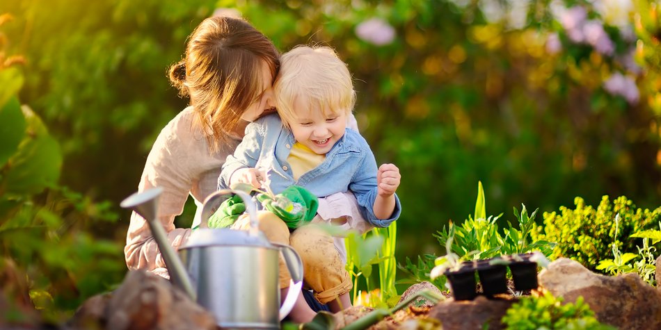 Gärtnern mit Kindern: Praktische Tipps und hilfreicher Gartenkalender für Kinder Gärtnern mit Kindern: Praktische Tipps und hilfreicher Gartenkalender für Kinder
