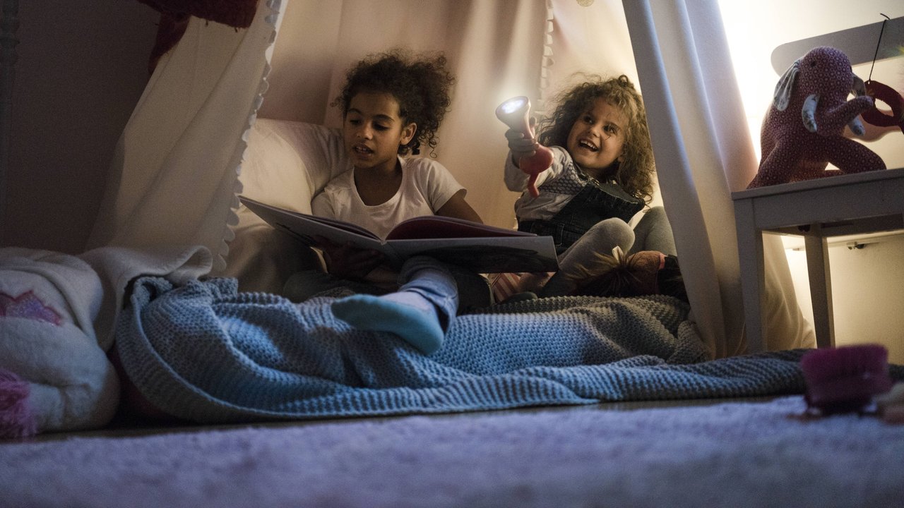 Welches Kind liebt toben und kuscheln in Höhlen nicht? Dieses Hausbett macht Kinderträume wahr.