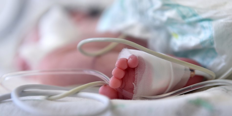 Baby mit drei Promille im Blut bei Geburt hat es leider nicht geschafft Baby mit drei Promille im Blut bei Geburt hat es leider nicht geschafft