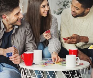 Kartenspiele für Erwachsene: 17 witzige & unterhaltsame Spiele mit Spaßfaktor