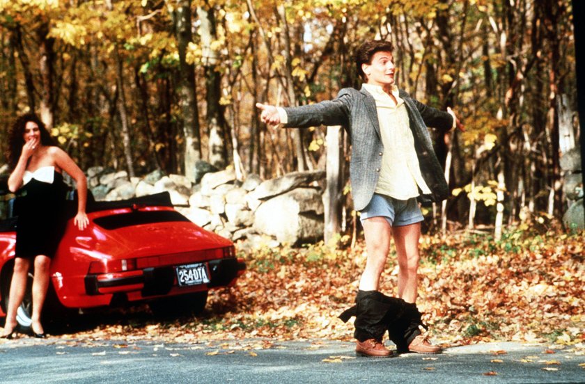 PIZZA PIZZA - EIN STÜCK VOM HIMMEL (1988) Drei junge Mädchen in einem Hafenstädtchen in Connecticut versuchen ihr Glück zu finden. Daisy (JULIA ROBERTS) amüsiert sich über Charles (ADAM STROKE) Art, ein Auto anzuhalten. 