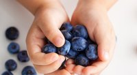 Ab wann kann mein Baby Blaubeeren essen?