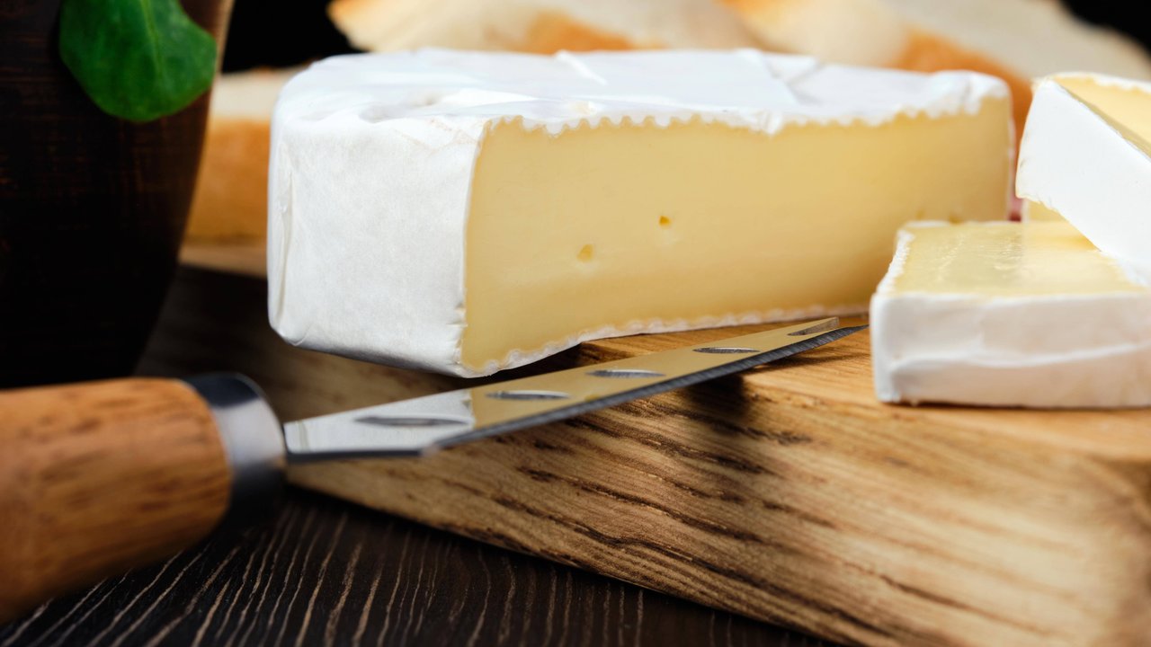 Schneiden und anrichten: Mit diesen ästhetischen Käseplatten Ernsting's oder Amazon. Schneiden und anrichten: Mit diesen ästhetischen Käseplatten Ernsting's oder Amazon.