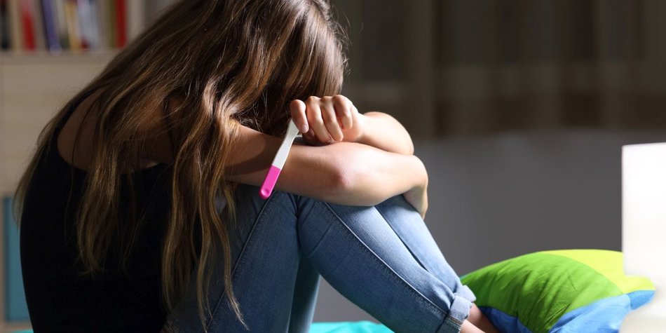 Teeniemütter: Mit Babybauch in die Schule Teeniemütter: Mit Babybauch in die Schule