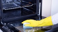 Backofen reinigen: So klappt es mit einfachen Hausmitteln