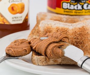 Kann Erdnussbutter schlecht werden und woran erkenne ich das? 